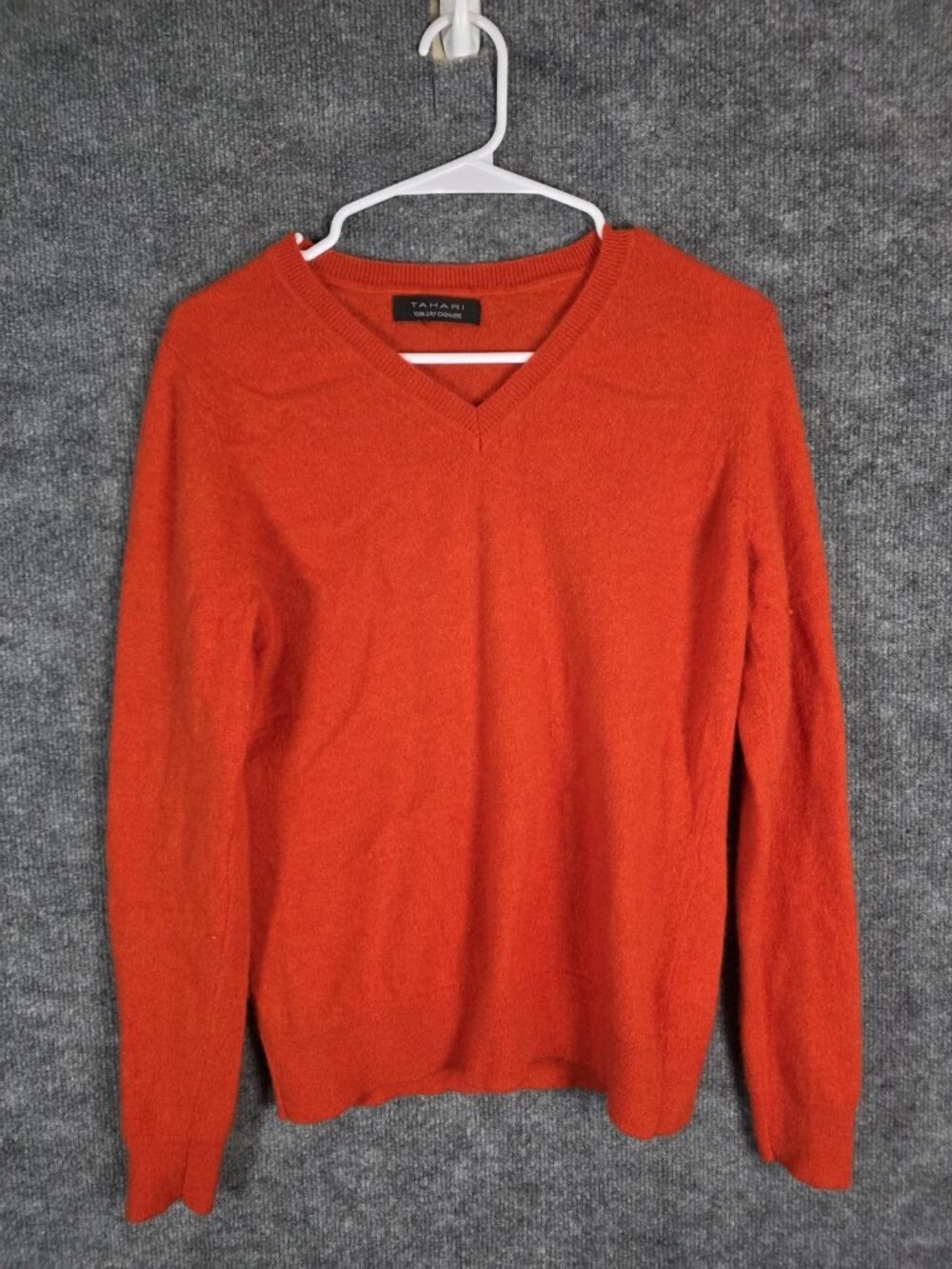 Tahari Sweater Womens M Orange 100% Cashmere V Neck Pullover Pilling Soft Knit